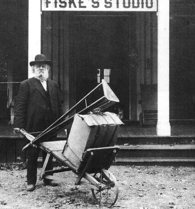 Yosemite Photographers. Fiske and his cloud chasing chariot. Pioneer Village Yosemite National Park. DH Hubbard collection.